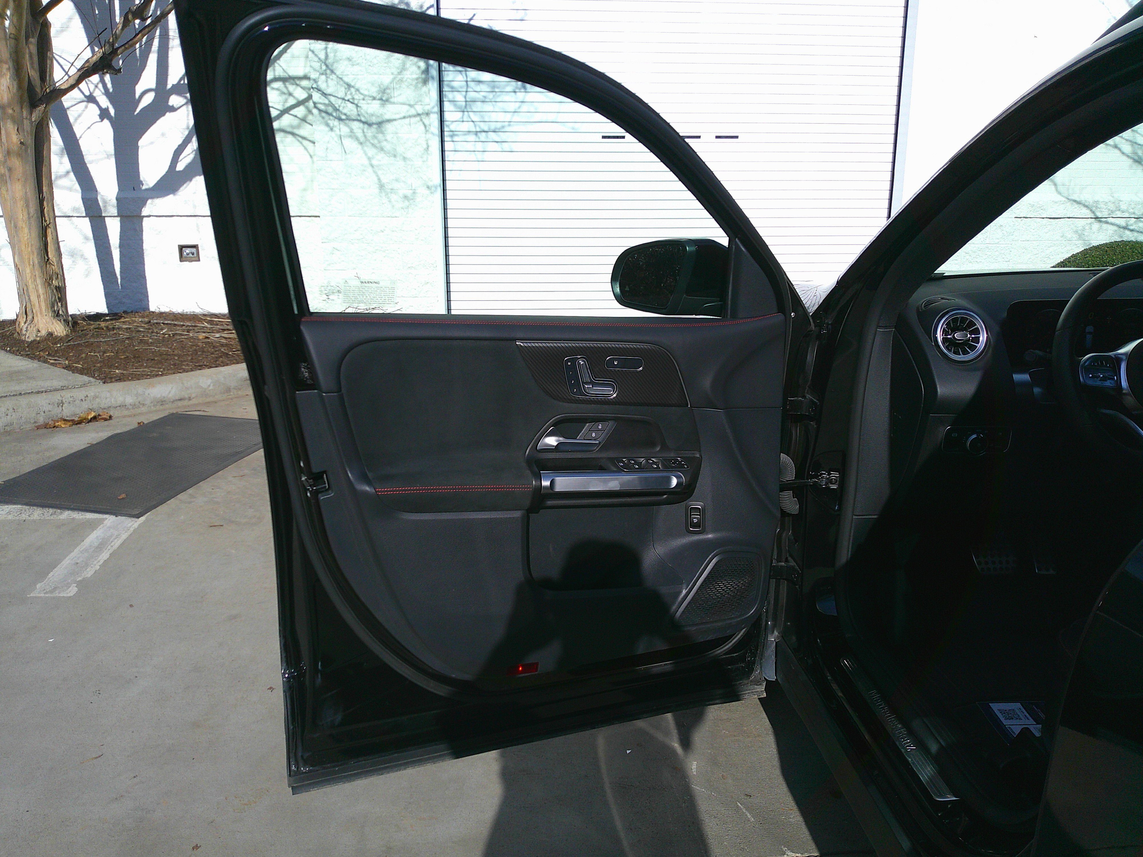 Used 2023 Mercedes-Benz GLB 250 image 14