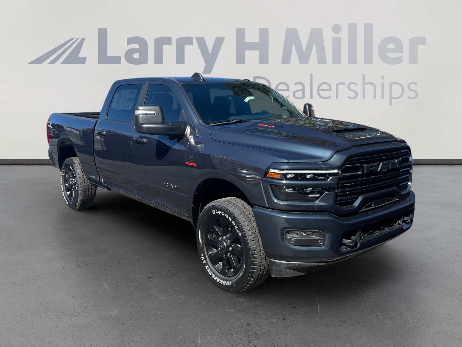 New 2025 RAM 2500 Laramie w/ Night Edition AWD/4WD image 7