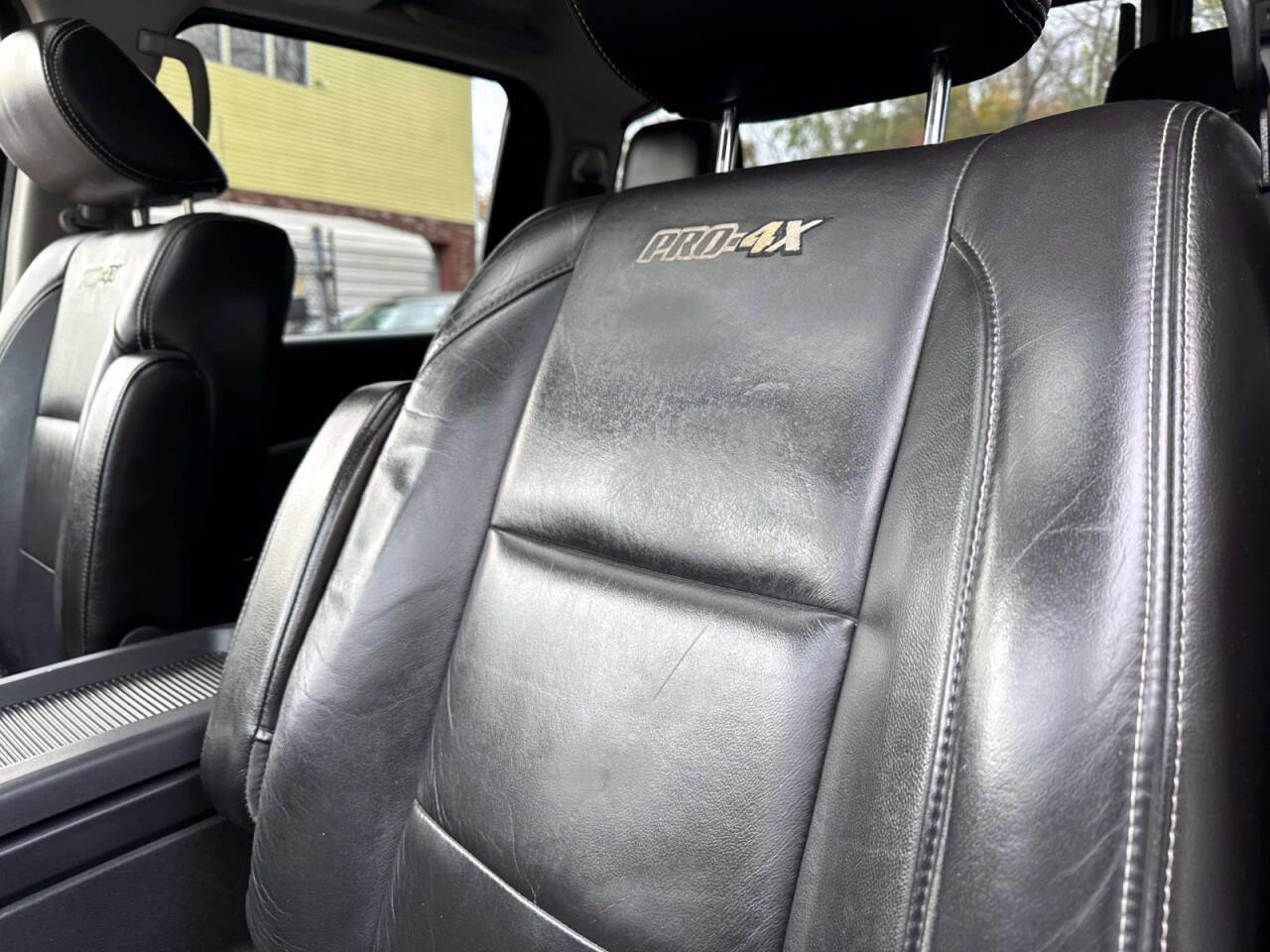 Used 2015 Nissan Titan PRO-4X image 17