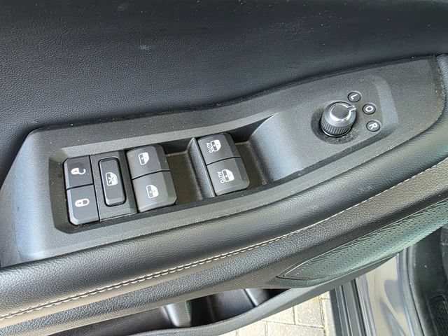 Used 2025 Jeep Grand Cherokee Laredo X w/ Luxury Tech Group I AWD/4WD image 20
