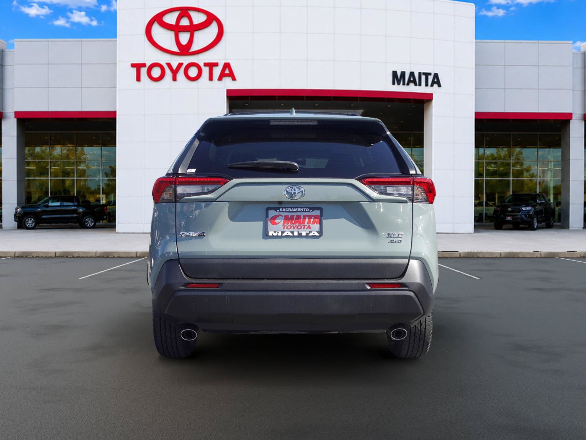 Used 2022 Toyota RAV4 XLE w/ Convenience Package AWD/4WD image 4