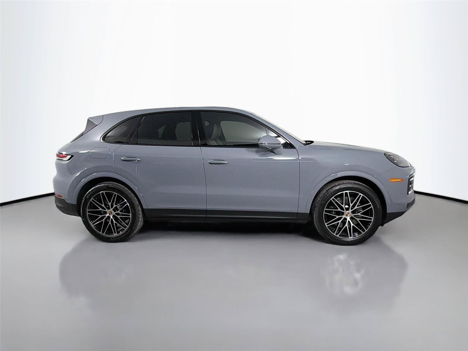 Certified 2026 Porsche Cayenne AWD/4WD image 8