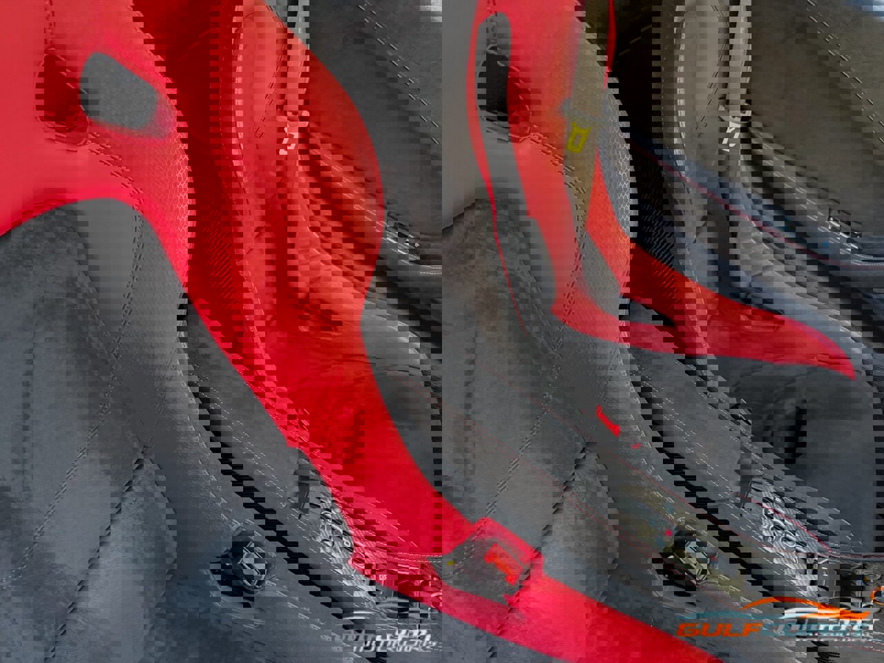 Used 2016 McLaren 675LT image 35