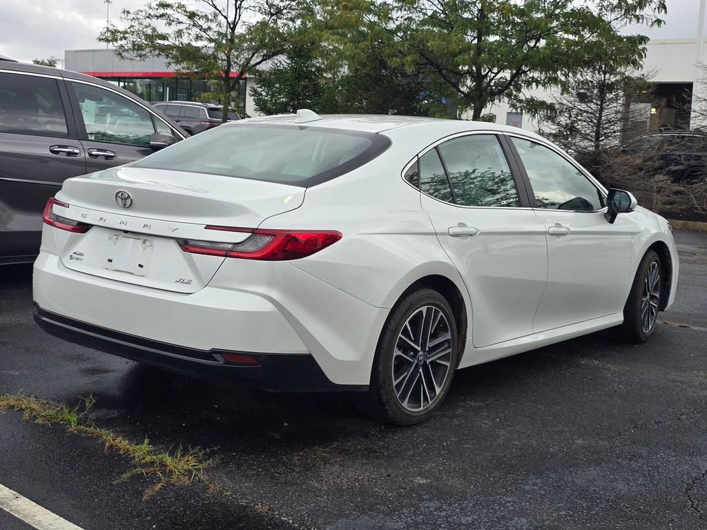 Used 2025 Toyota Camry XLE AWD/4WD image 8