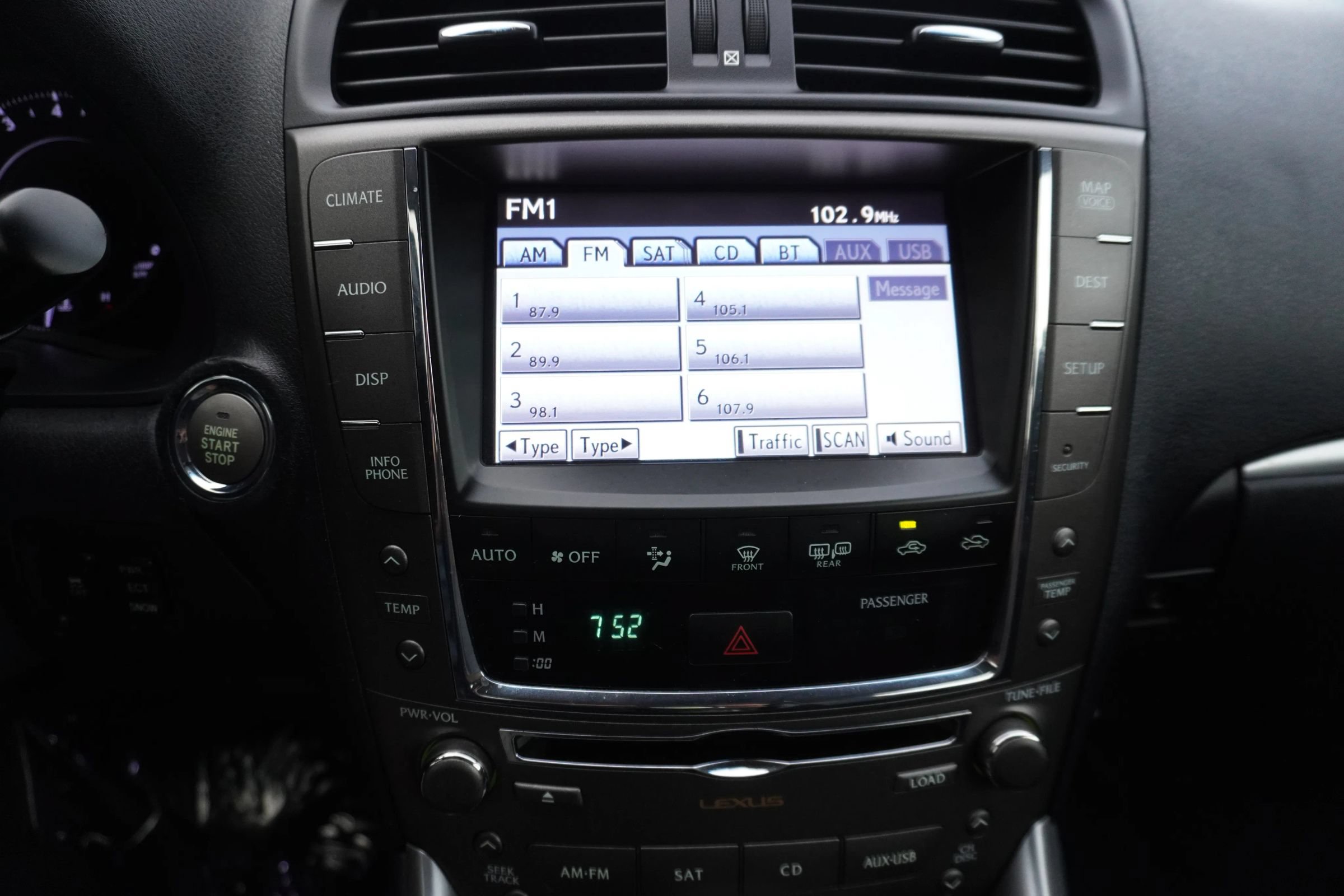 Used 2011 Lexus IS 250C RWD image 21