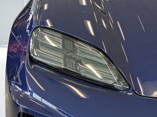 Used 2024 Porsche Macan Turbo Electric AWD/4WD image 9