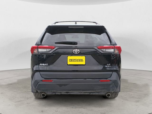 Used 2025 Toyota RAV4 LE AWD/4WD image 4