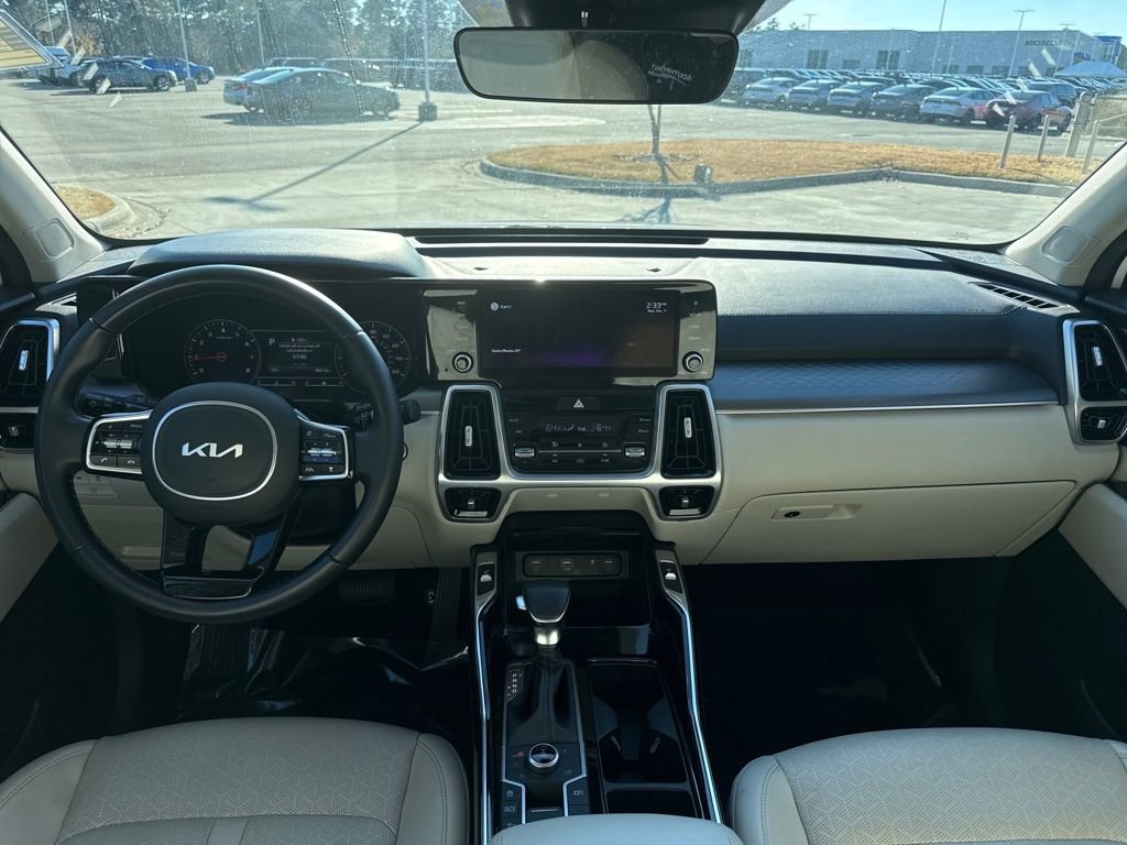 Used 2022 Kia Sorento SX image 16
