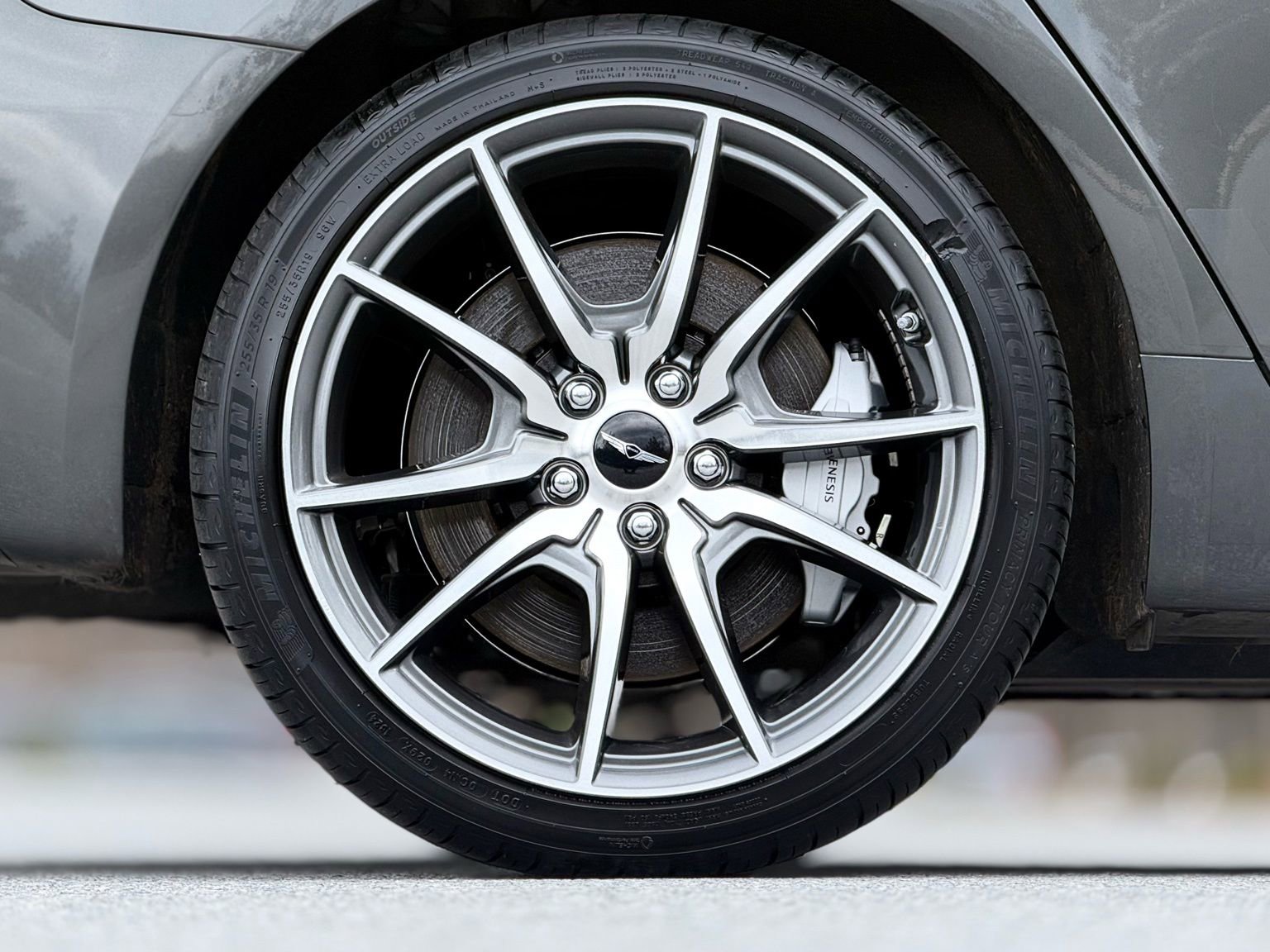 Used 2025 Genesis G70 2.5T image 19