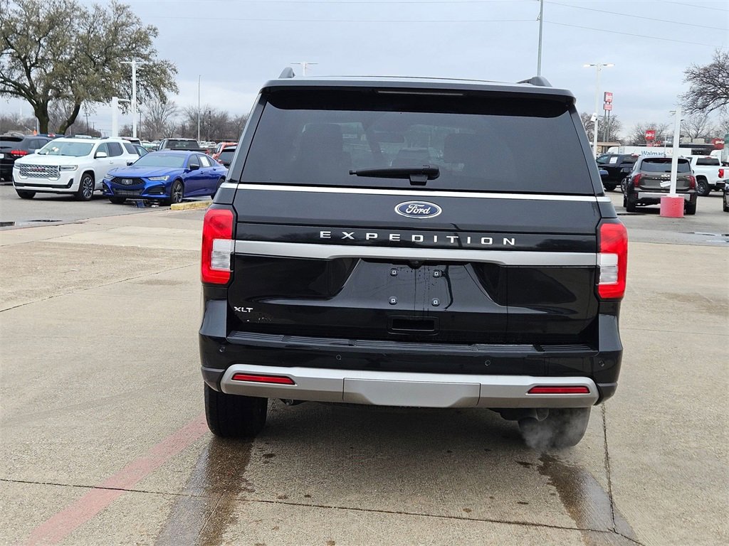Used 2024 Ford Expedition XLT image 7
