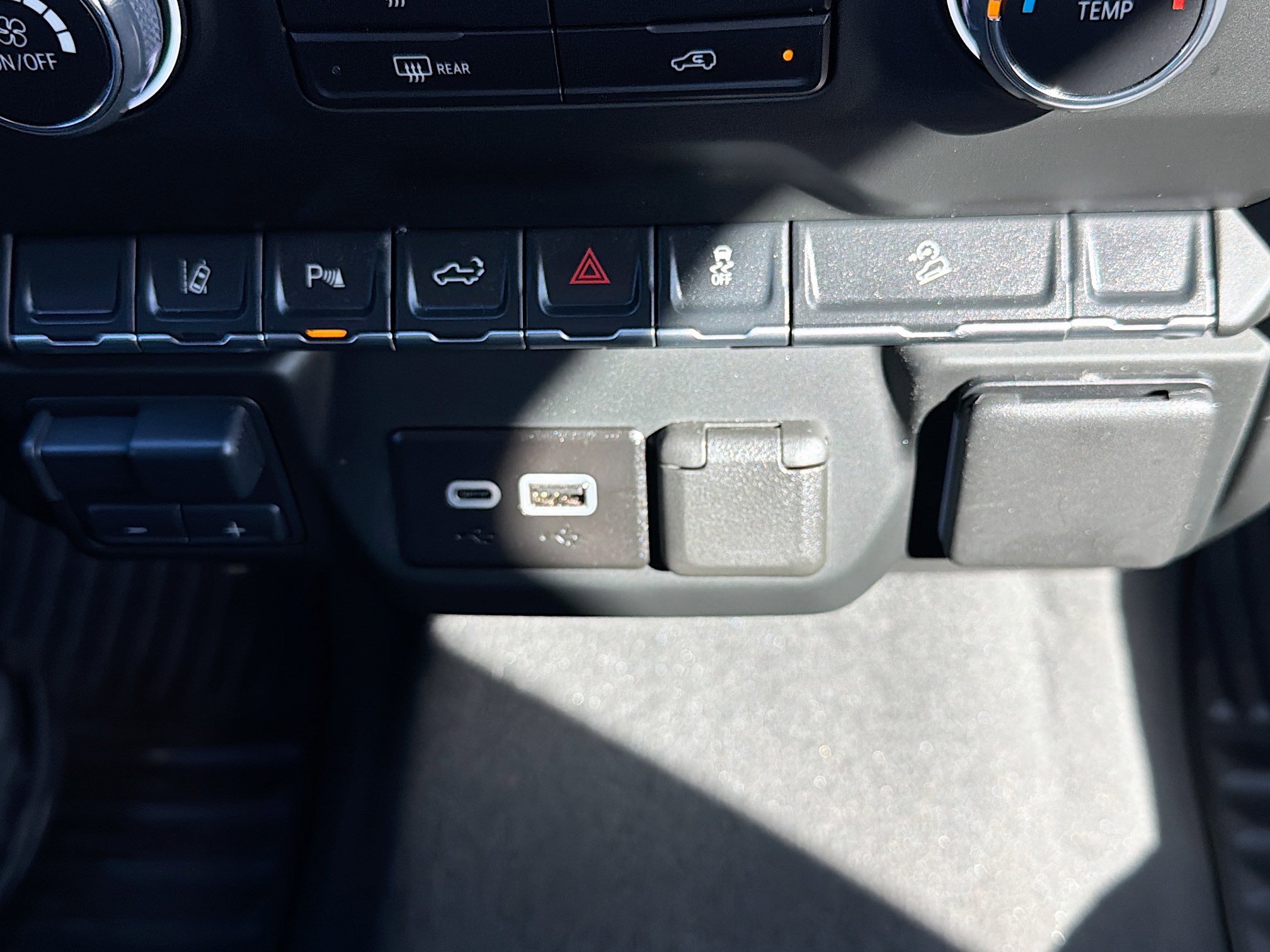 Used 2025 Chevrolet Silverado 2500 Custom w/ Custom Value Package image 28