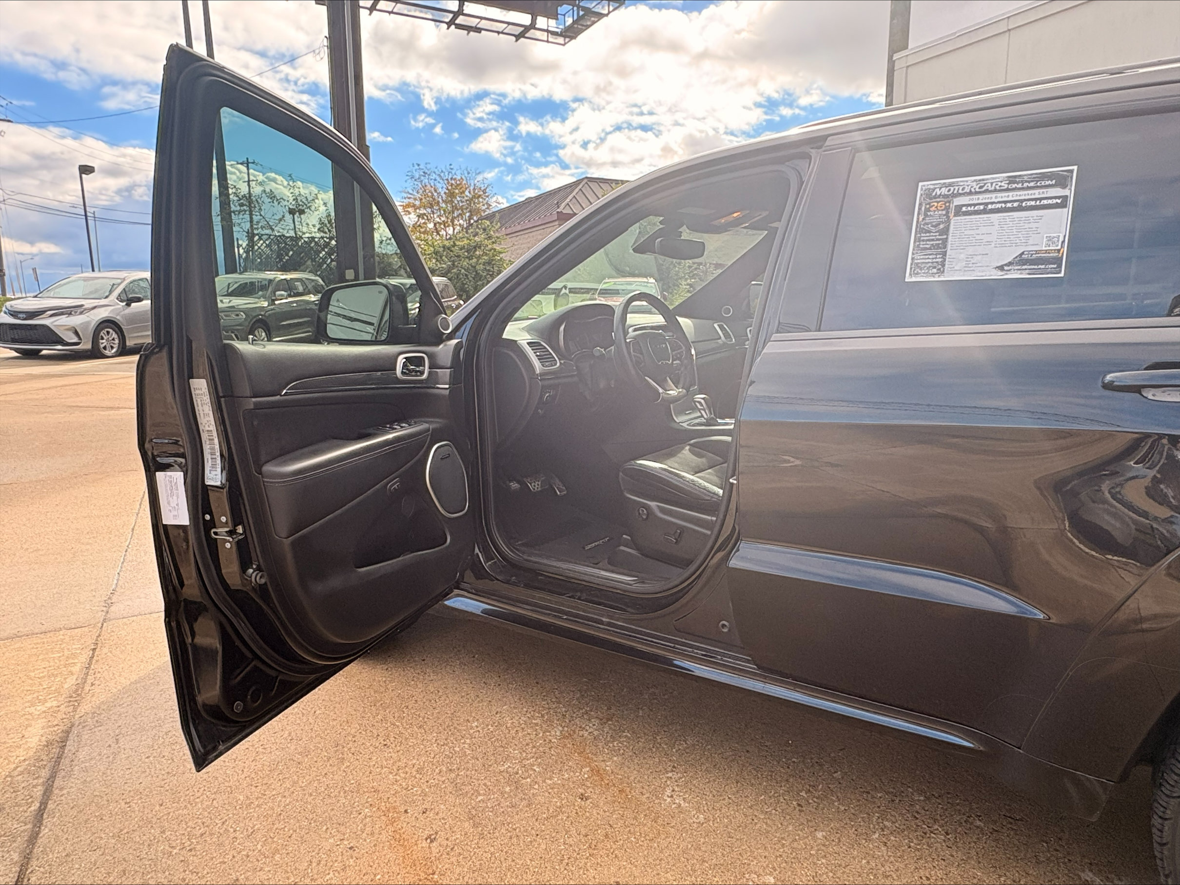 Used 2018 Jeep Grand Cherokee SRT AWD/4WD image 13