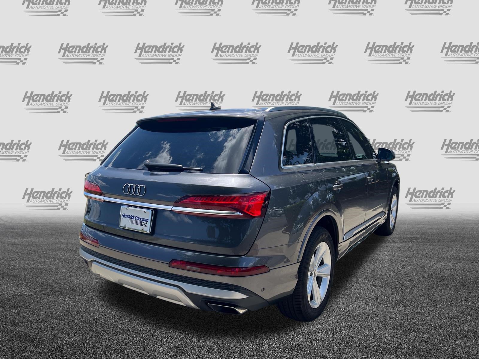 Certified 2025 Audi Q7 2.0T Premium w/ Convenience Package AWD/4WD image 9