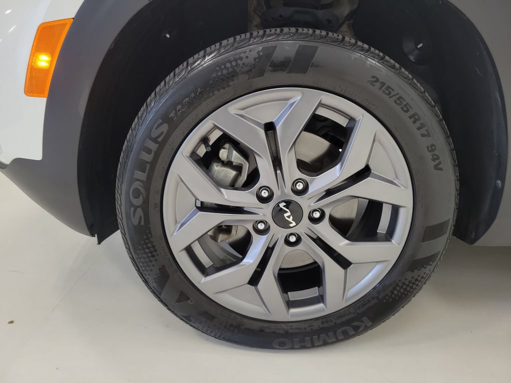 Used 2024 Kia Seltos S AWD/4WD image 9