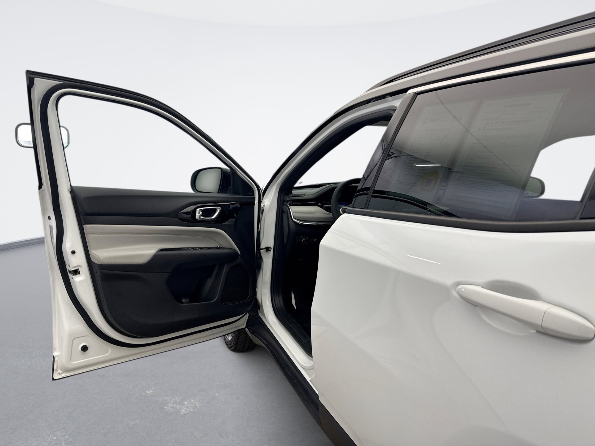 Used 2023 Jeep Compass Limited w/ Elite Group image 9