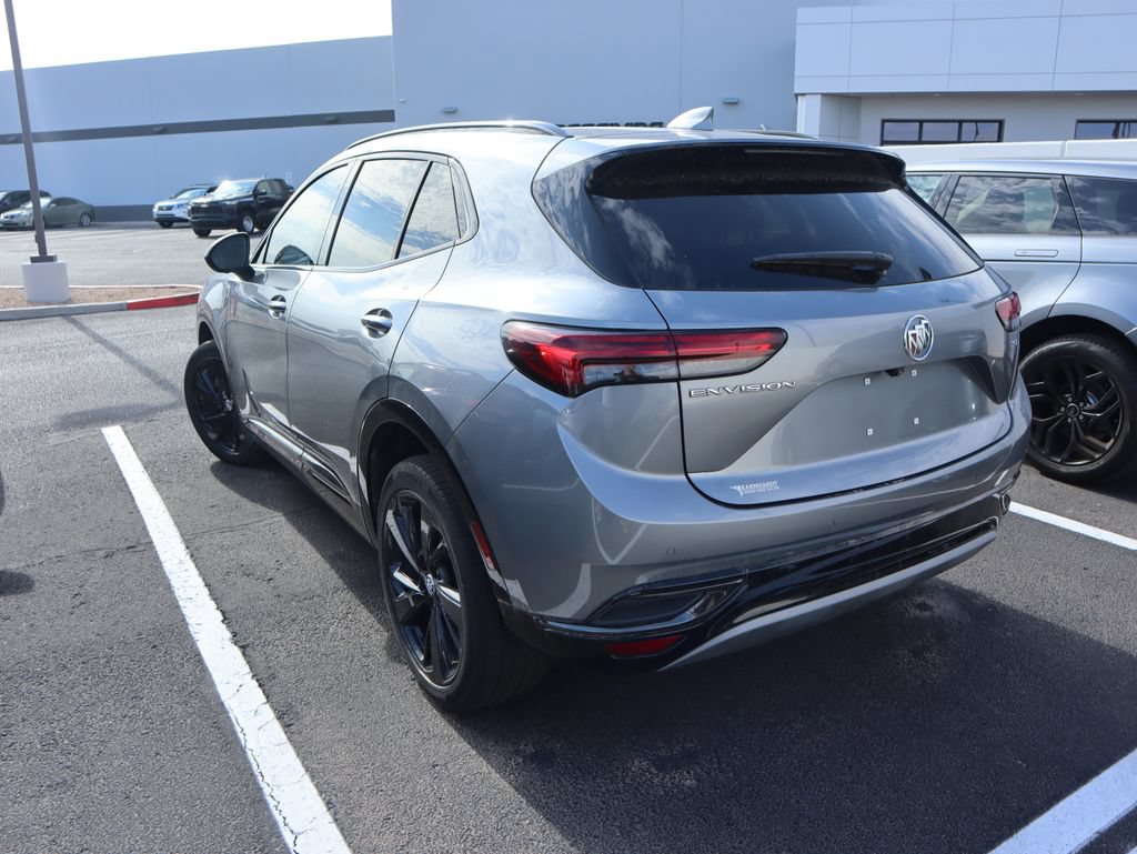 Used 2022 Buick Envision Essence w/ Technology Package I FWD image 2