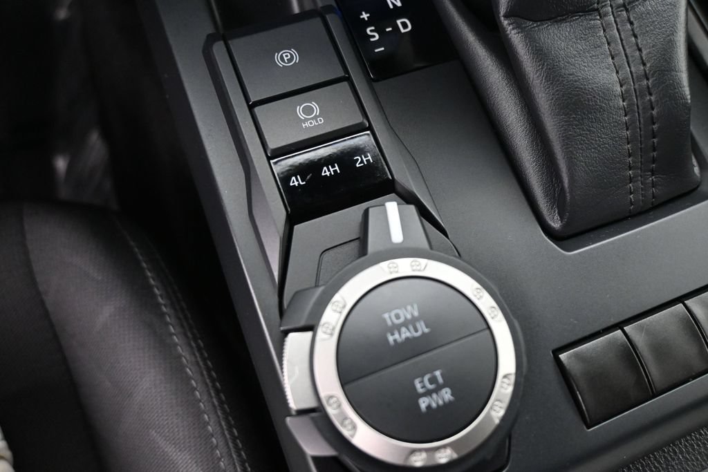 Used 2024 Toyota Tacoma SR5 AWD/4WD image 14