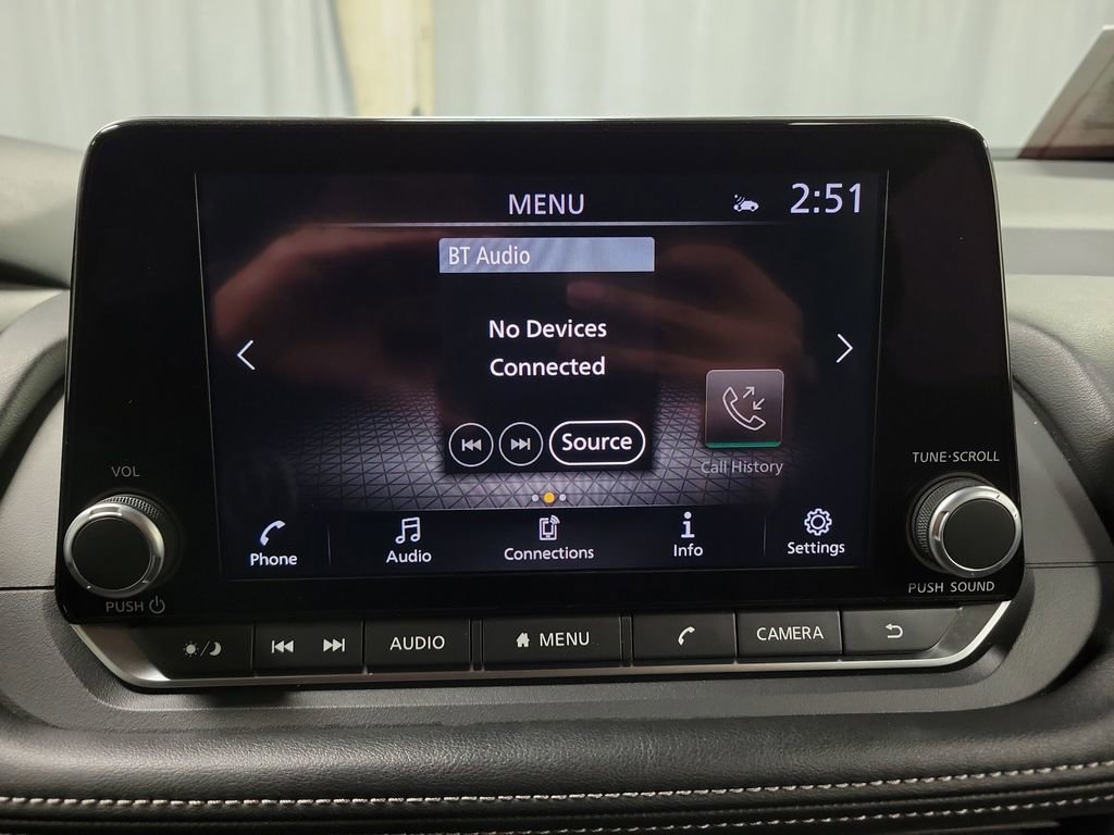 Used 2025 Nissan Rogue SV image 19