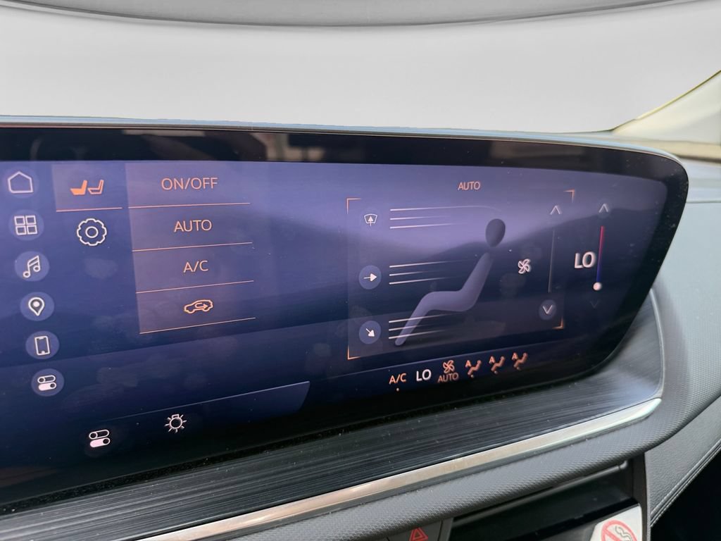 Used 2024 Buick Envision Preferred AWD/4WD image 27