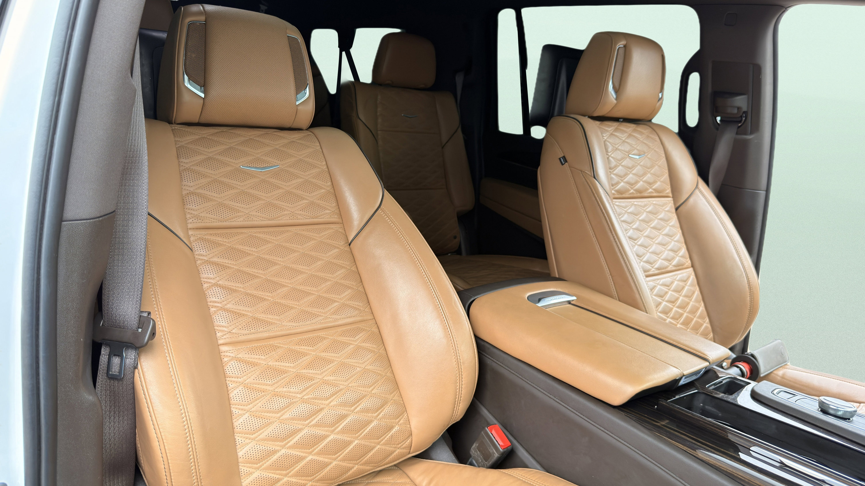 Used 2021 Cadillac Escalade ESV Premium Luxury AWD/4WD image 53