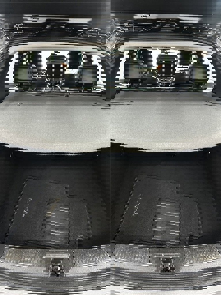 Used 2017 INFINITI QX30 Premium w/ Navigation Package image 30