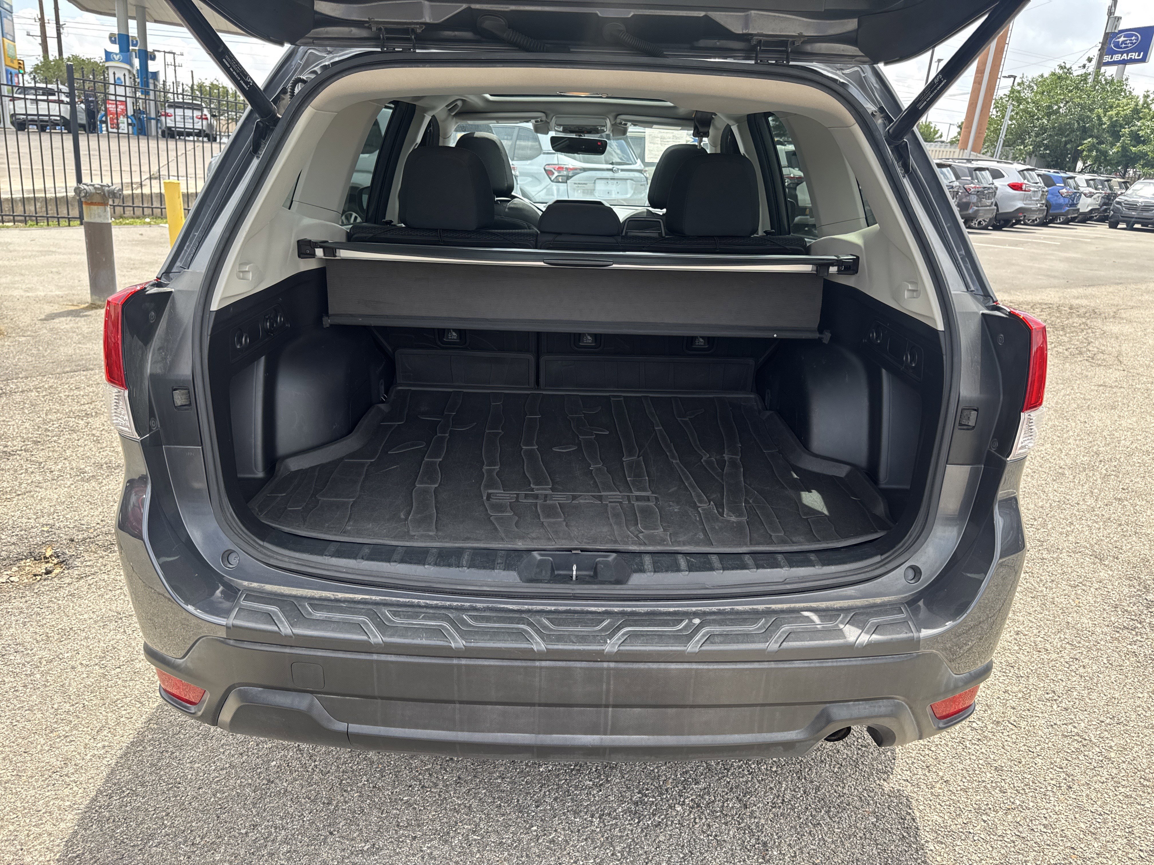 Used 2020 Subaru Forester Premium AWD/4WD image 30