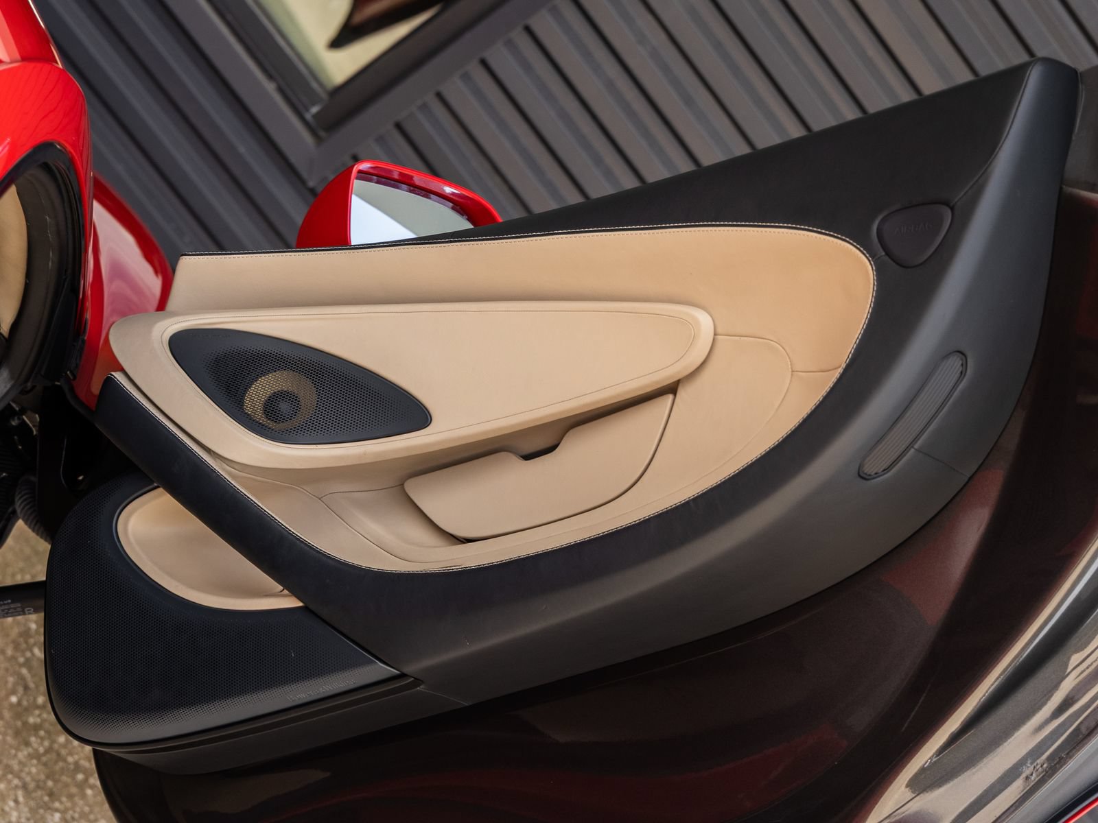 Used 2016 McLaren 570S Coupe RWD image 45