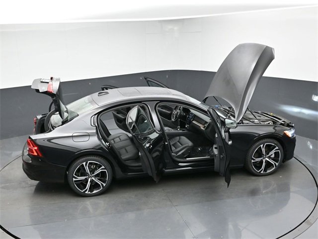 Used 2024 Volvo S60 B5 Plus image 46