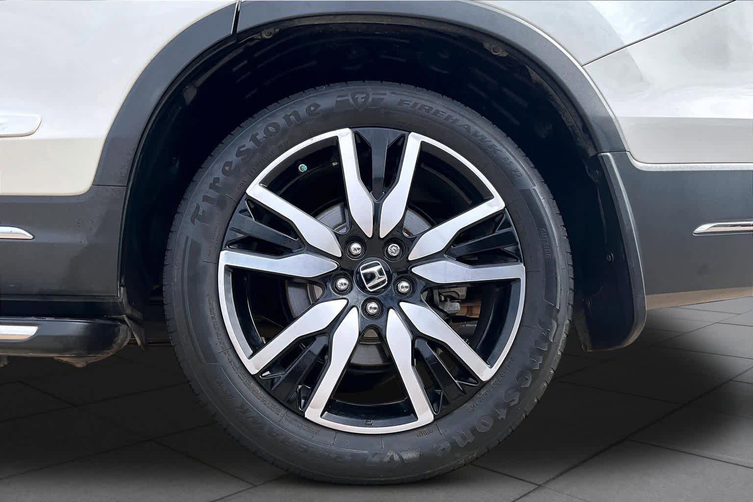 Used 2019 Honda Pilot Touring image 11