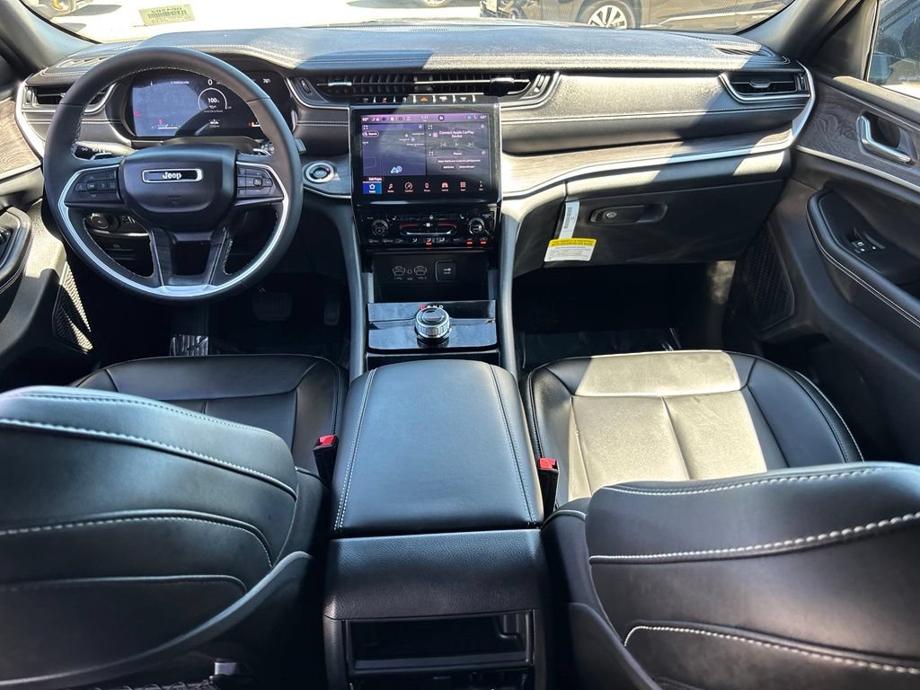 Used 2025 Jeep Grand Cherokee Limited w/ Black Appearance Package RWD image 22