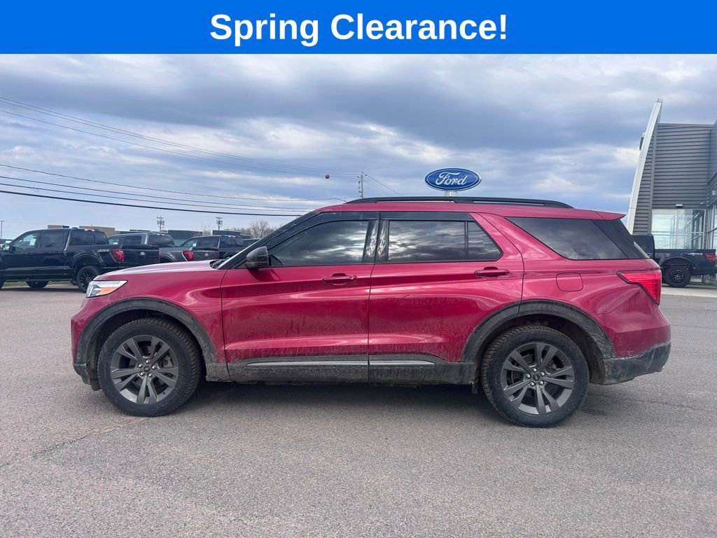 Used 2023 Ford Explorer XLT w/ Equipment Group 202A image 3