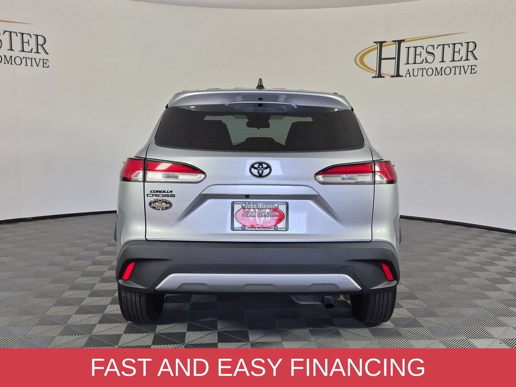 Used 2023 Toyota Corolla Cross L FWD image 5