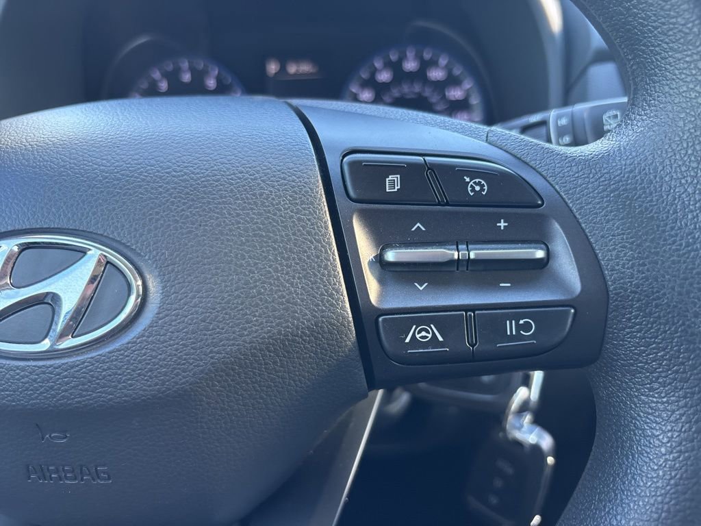 Used 2022 Hyundai Kona SE w/ Cargo Package image 15