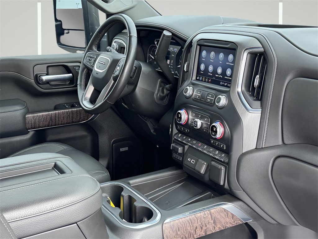 Used 2022 GMC Sierra 3500 Denali w/ Denali Black Diamond Edition image 6