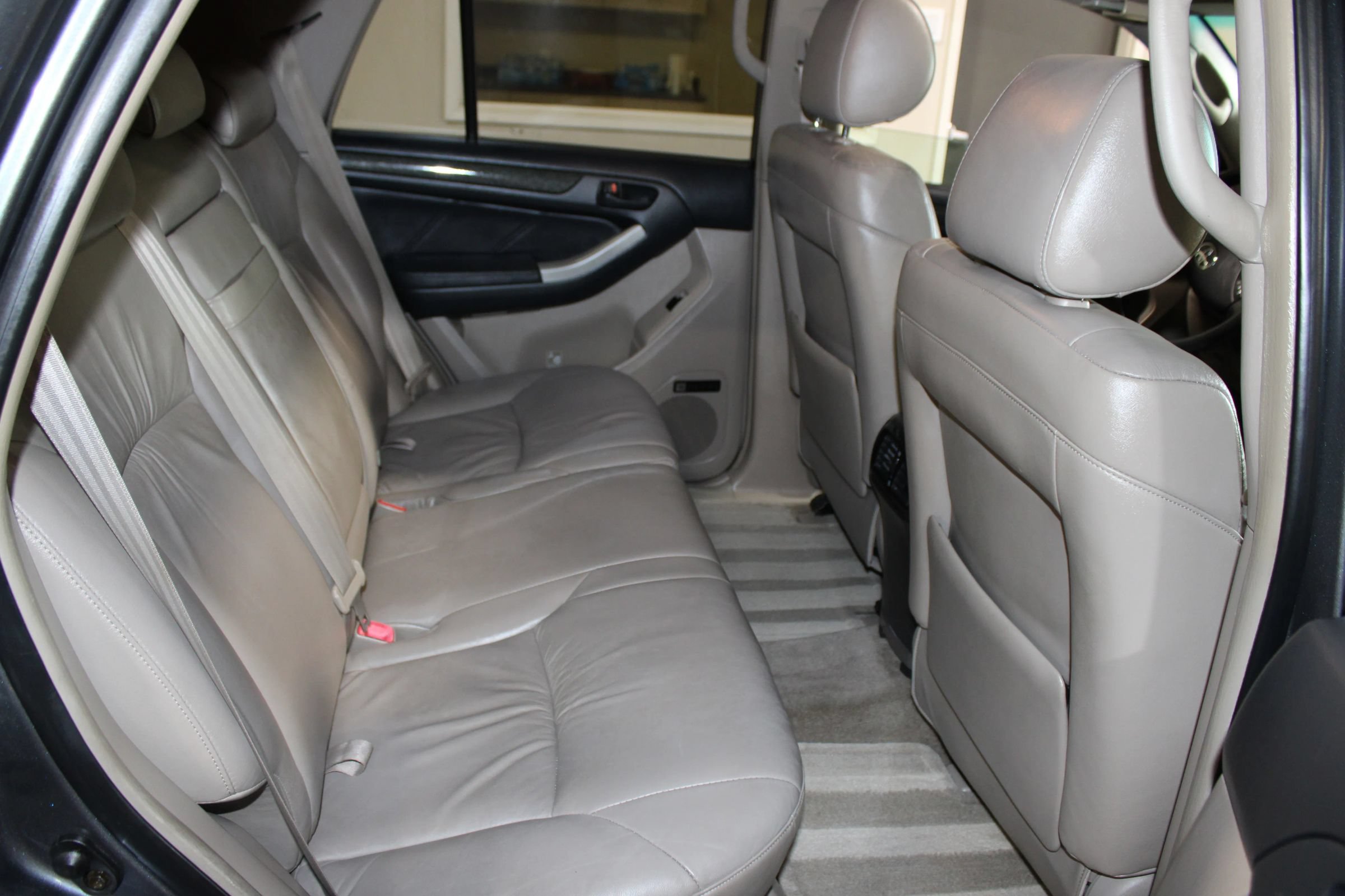 Used 2004 Toyota 4Runner Limited w/ Preferred Accessory Pkg RWD image 25