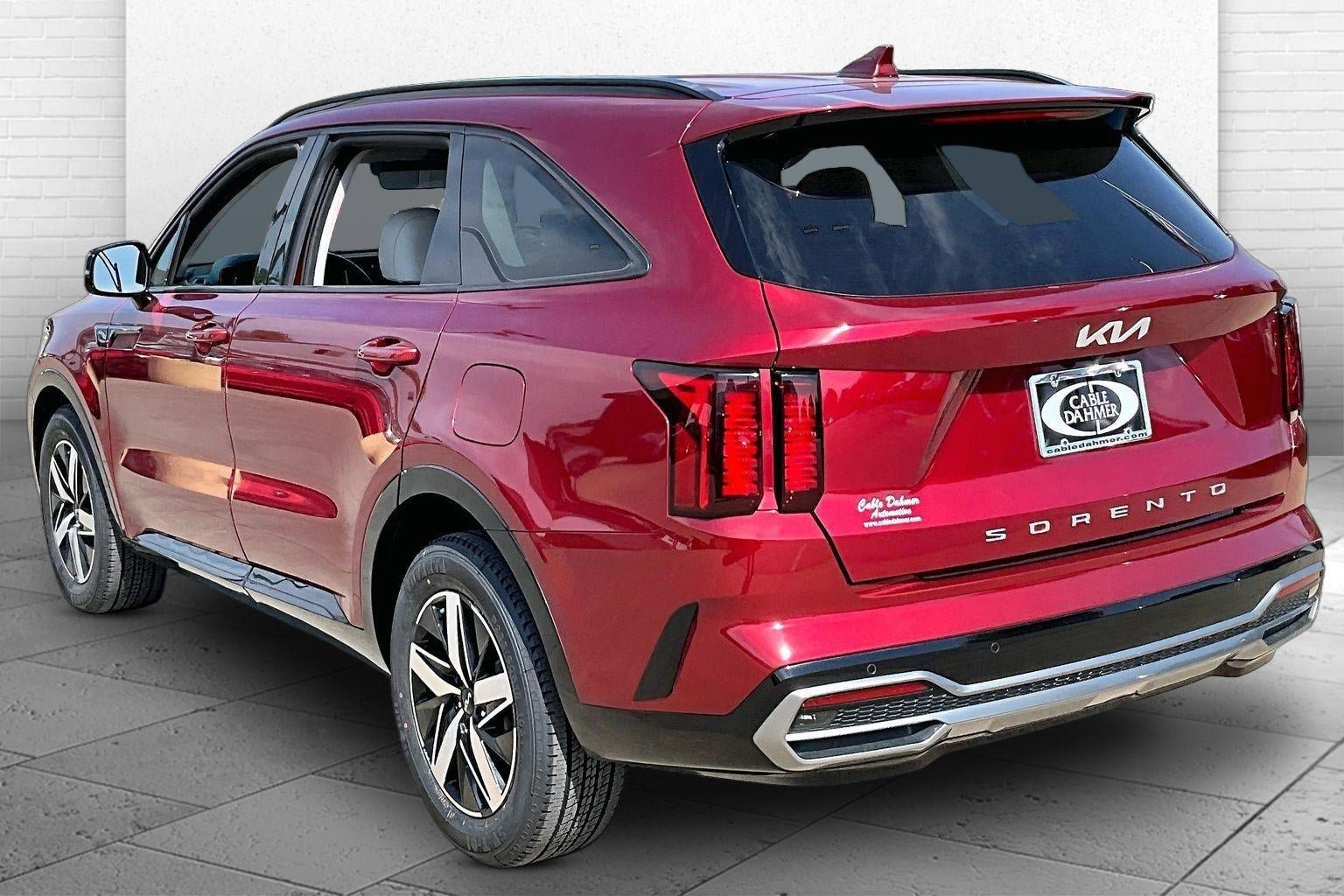 Used 2022 Kia Sorento S FWD image 4