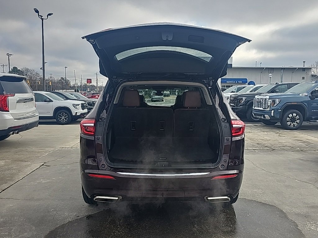 Used 2020 Buick Enclave Avenir w/ Avenir Technology Package image 6