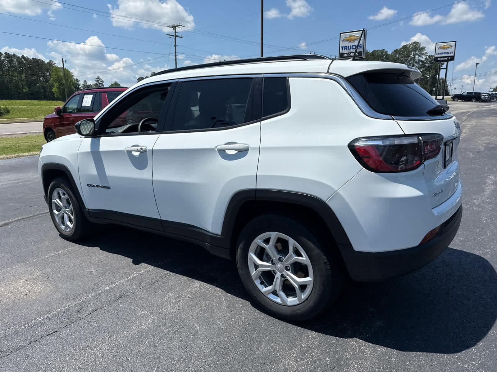 Used 2024 Jeep Compass Latitude AWD/4WD image 7