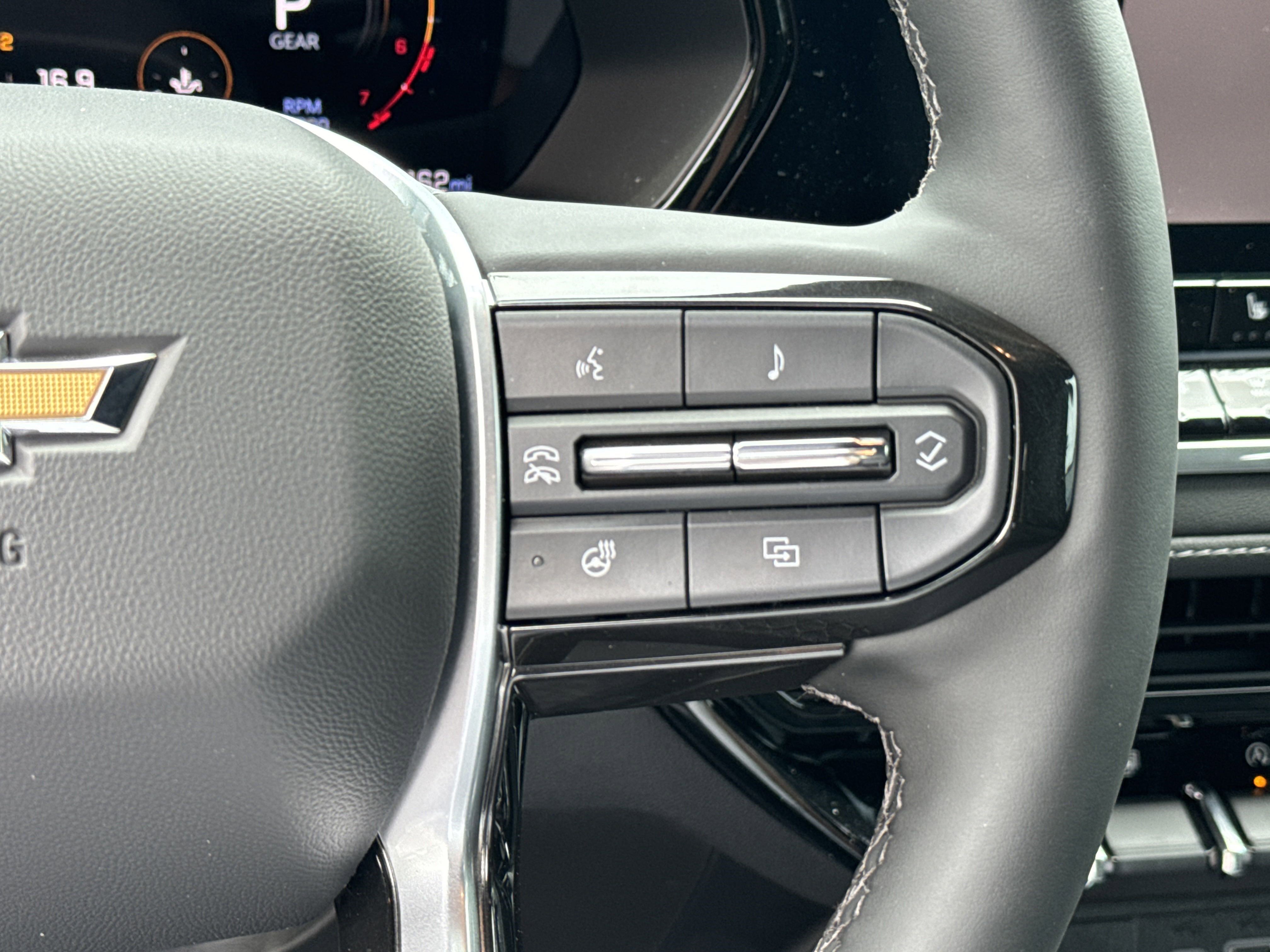 New 2024 Chevrolet Colorado LT w/ LT Convenience Package III image 22