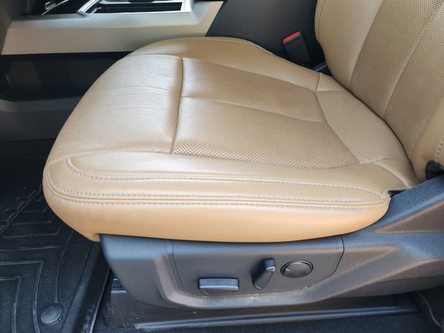 Used 2022 Ford F250 Lariat w/ Lariat Ultimate Package AWD/4WD image 24