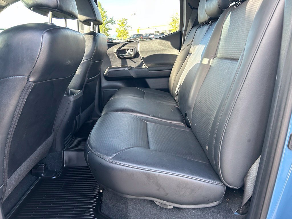 Used 2019 Toyota Tacoma TRD Sport AWD/4WD image 26