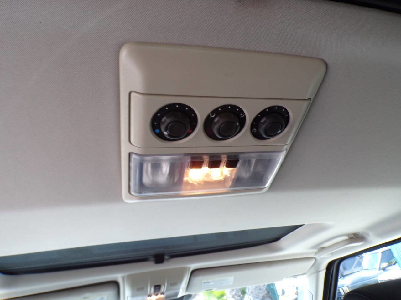 Used 2016 Land Rover LR4 HSE AWD/4WD image 27