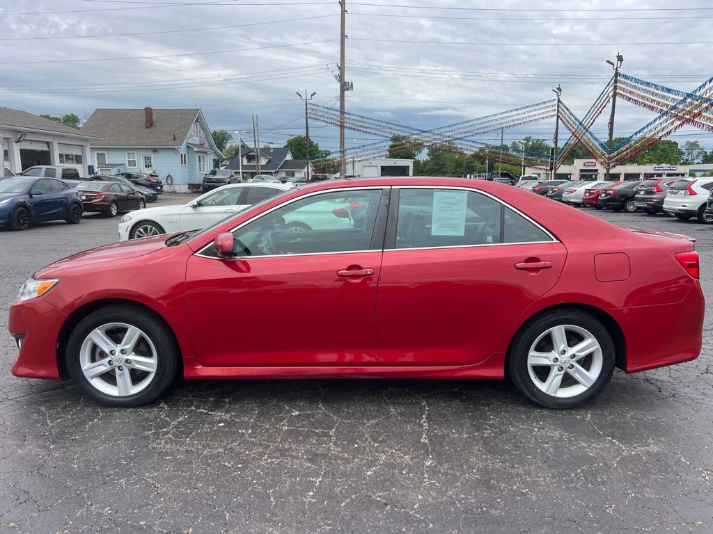 Used 2014 Toyota Camry SE FWD image 4