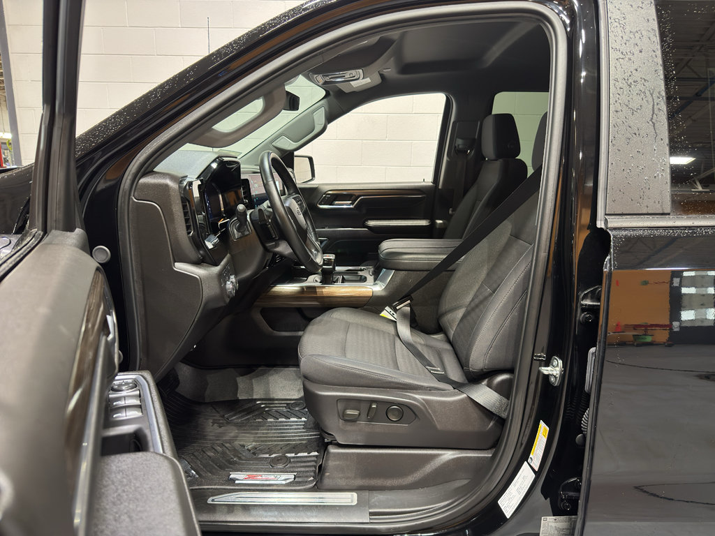Used 2024 Chevrolet Silverado 1500 RST w/ Convenience Package II AWD/4WD image 16