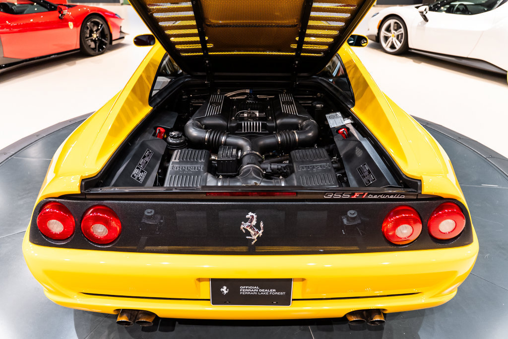 Used 1998 Ferrari F355 Berlinetta RWD image 25