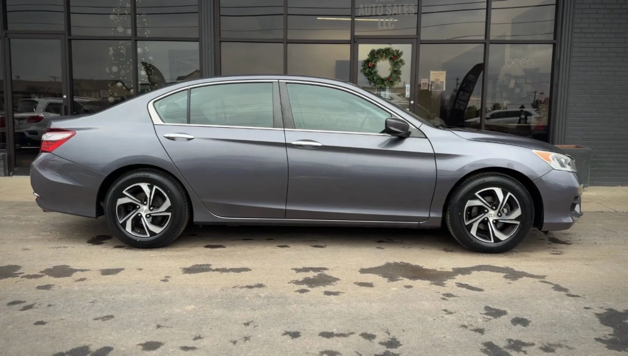Used 2016 Honda Accord LX image 2