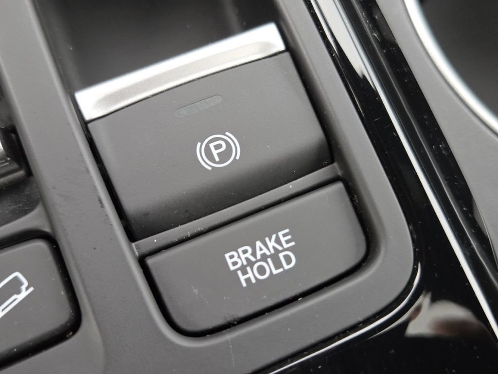 Certified 2025 Honda Pilot Black Edition image 11