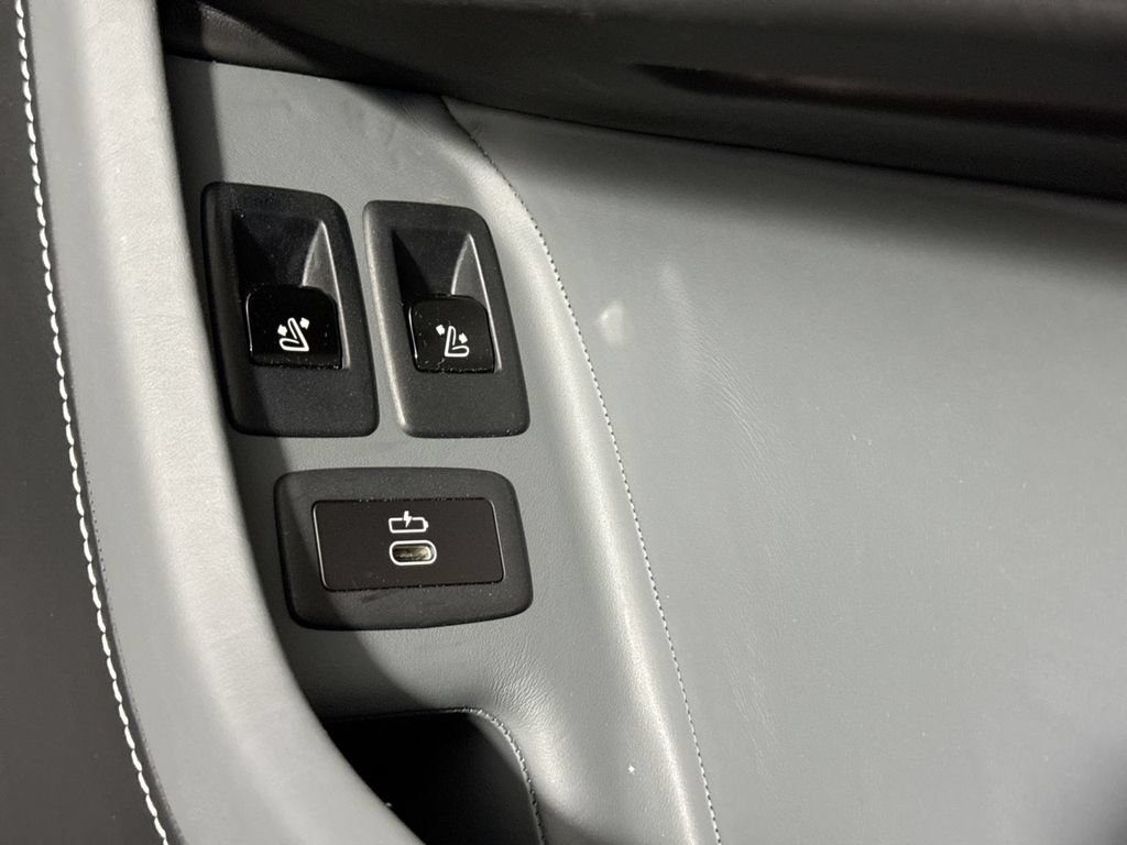 Used 2020 Rolls-Royce Cullinan AWD/4WD image 53