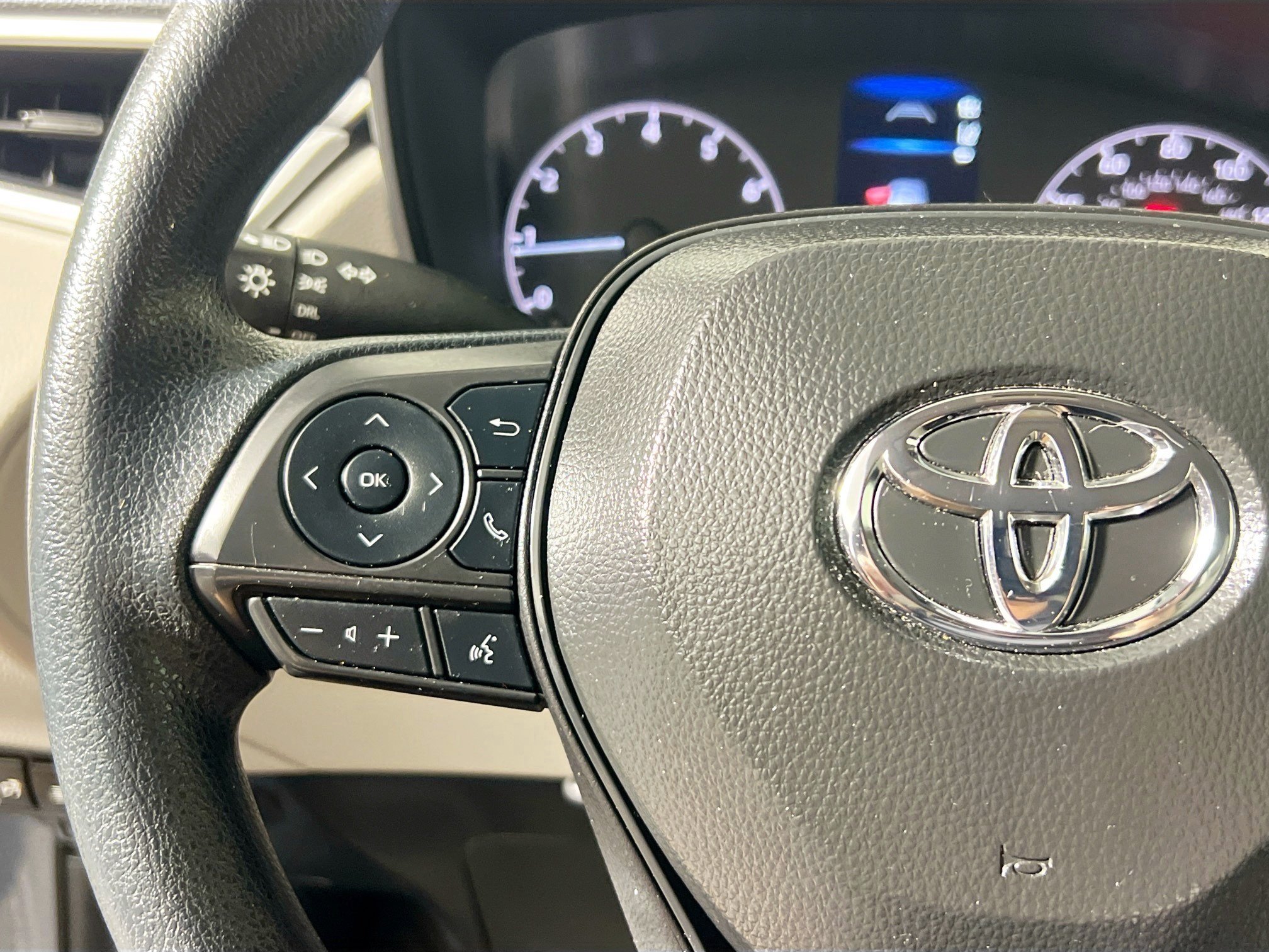 Used 2025 Toyota Corolla Cross L FWD image 18