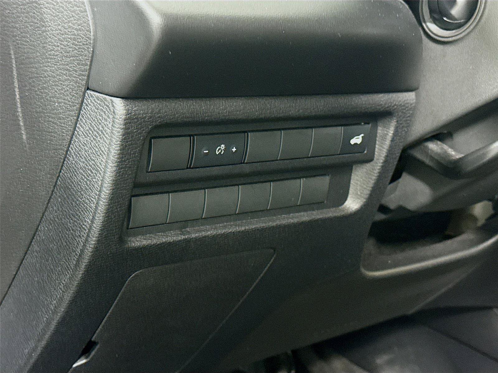 Used 2025 Mitsubishi Outlander SE FWD image 7